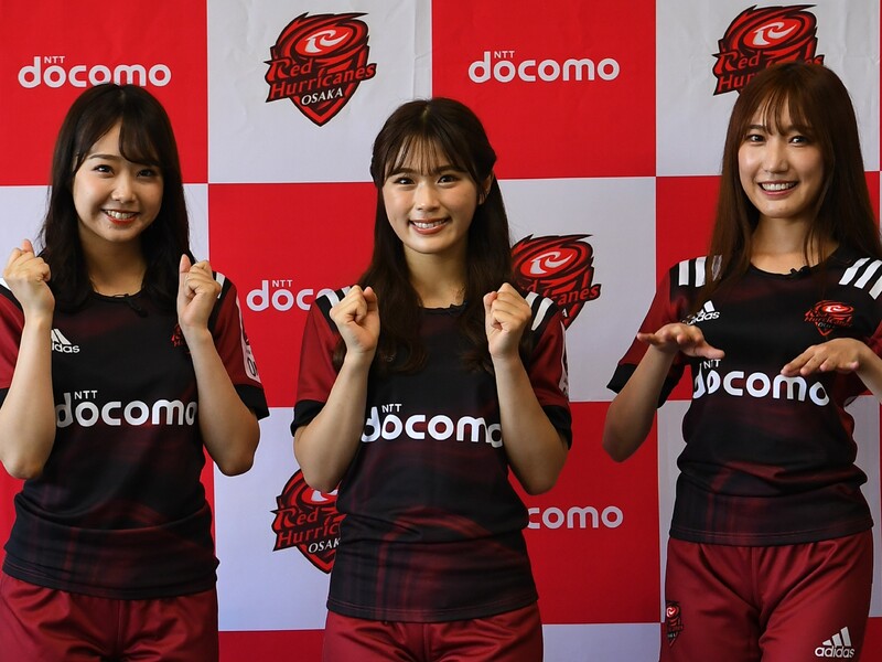 NMB48ライブ前の円陣がスクラムに!? 渋谷凪咲、加藤夕夏、原かれんがラグビーアンバサダー就任