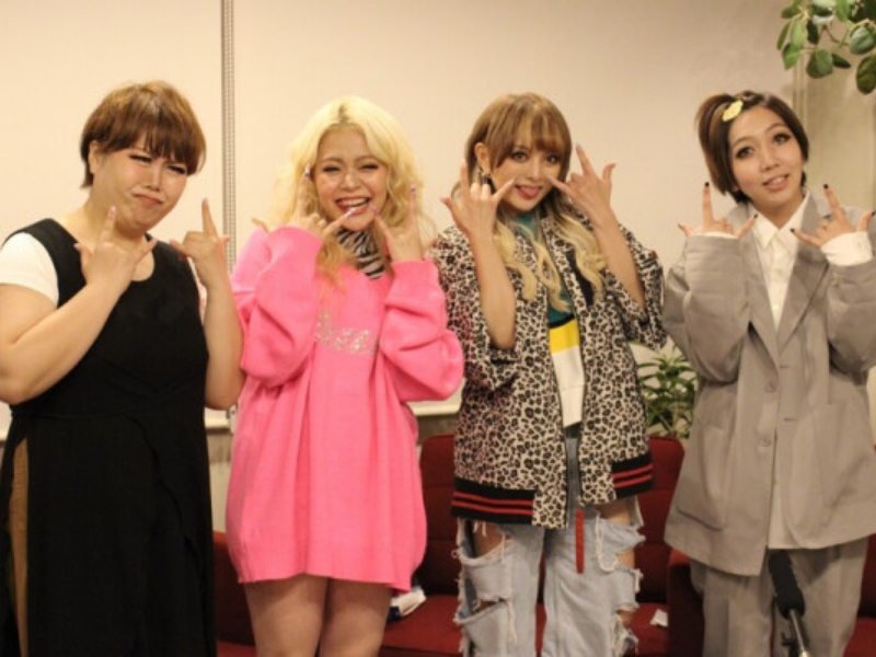 うさたにパイセンvsエルフ荒川のギャルメイク対決! アゲアゲトークに「ギャル最高!」