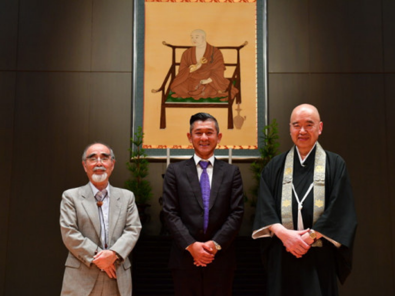 “仏教マニア”笑い飯・哲夫が「出家」しないワケ　高野山大学イベントで明かした意外な理由