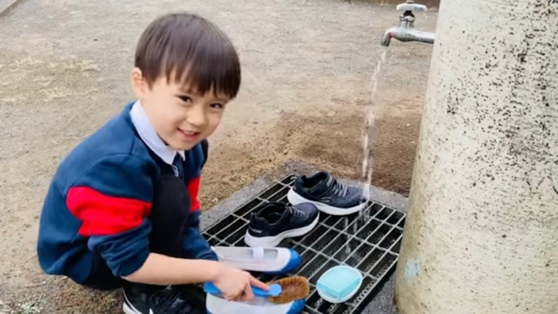 パパ芸人考案! 子どもに上履きを楽しく洗わせる方法はこんなに簡単だった!　【ホープマンズ森川やるしかねぇの親友(おやとも)のすゝめ】