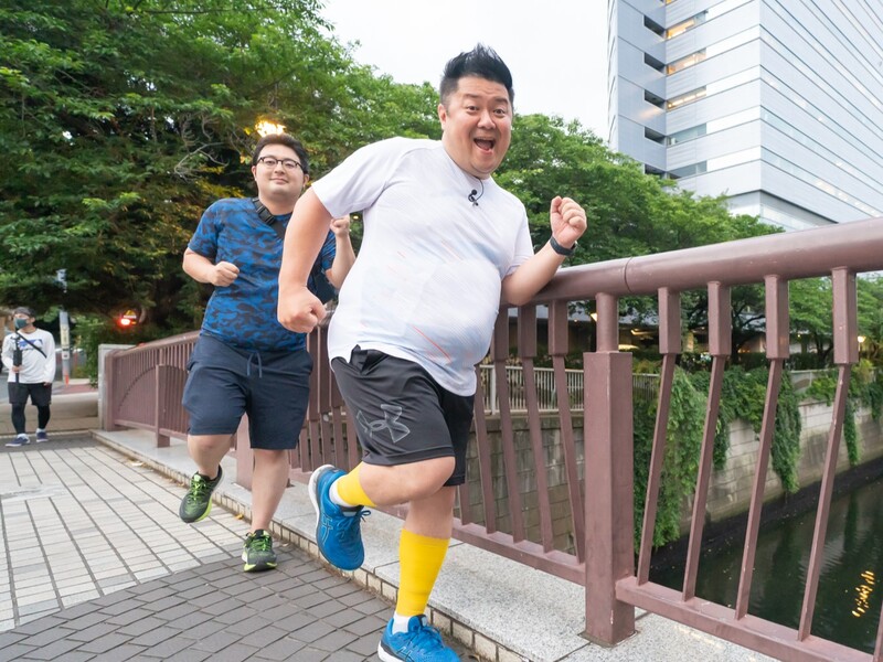 有吉弘行、ベッキーも大ファン!? BSよしもと“ゆるすぎランニング番組”『走れ！こすっちょ』はなぜ面白いのか