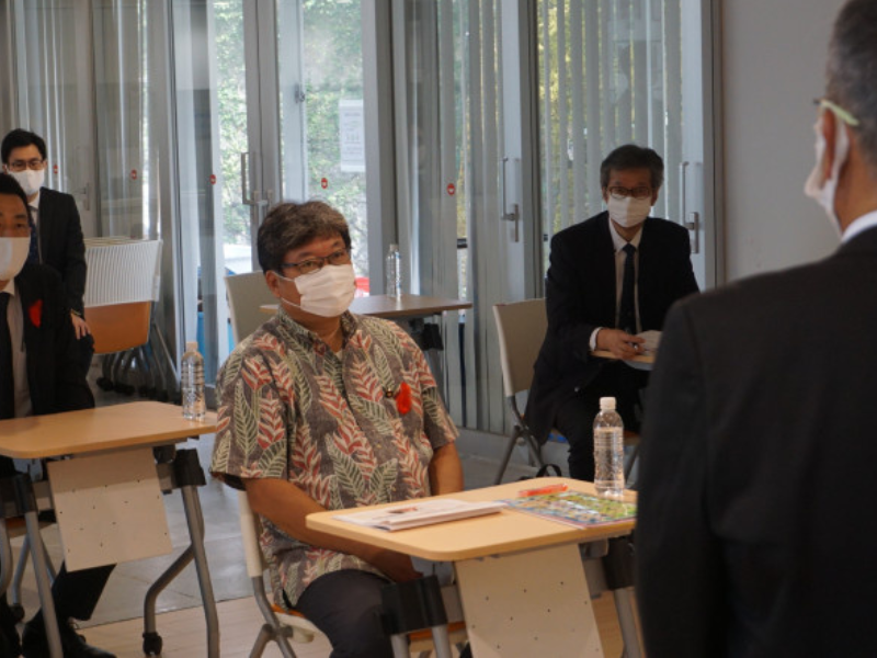 萩生田文部科学大臣がラフピー専門学校視察、堅苦しくない『自然な居場所づくり』に注目