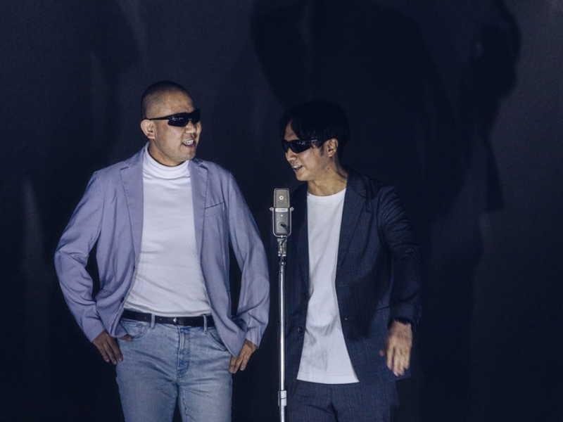 停電中に公演!? ライトで照らして漫才!? “お客さん参加型”アトラクション的ライブがスゴかった!