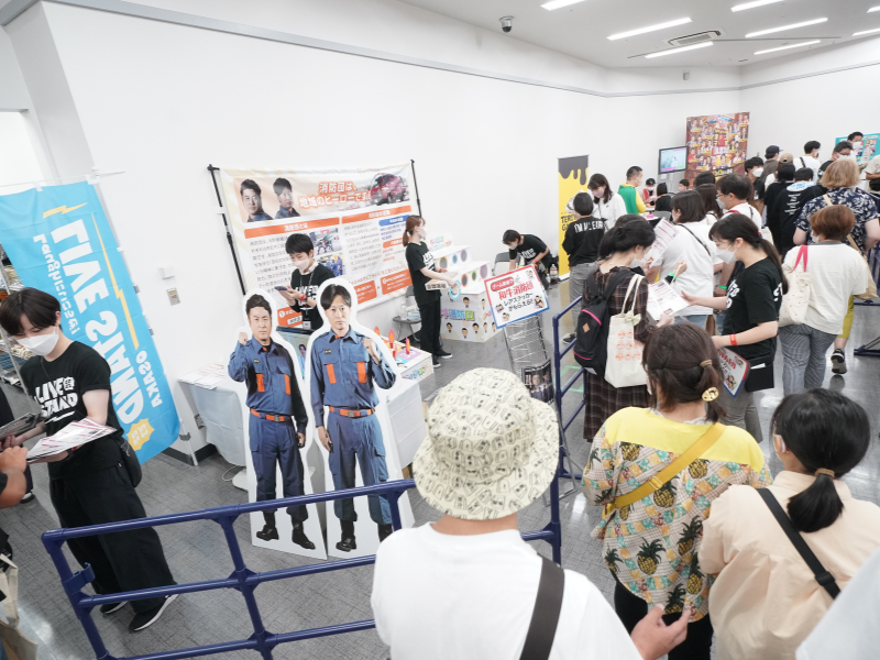 和牛消防団、大阪・関西万博PRブースが大盛況! ミャクミャクも登場 LIVE STAND OSAKA会場