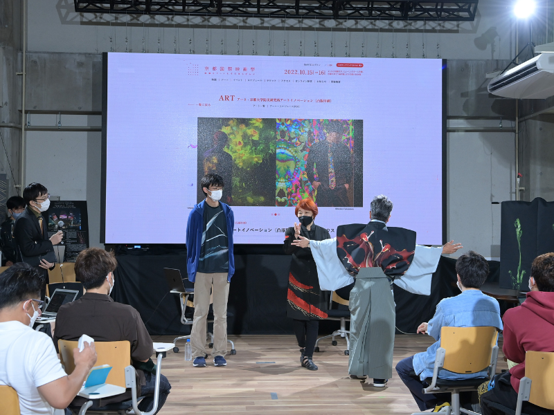 「アート×テクノロジー」から生まれた「人生を豊かにするアート」をファッションショーとトークで堪能！