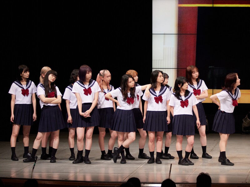 ガクテンソク奥田の“伝説のアイドルイベント”が5年ぶり開催! 最強お笑い軍団が13人に特別授業