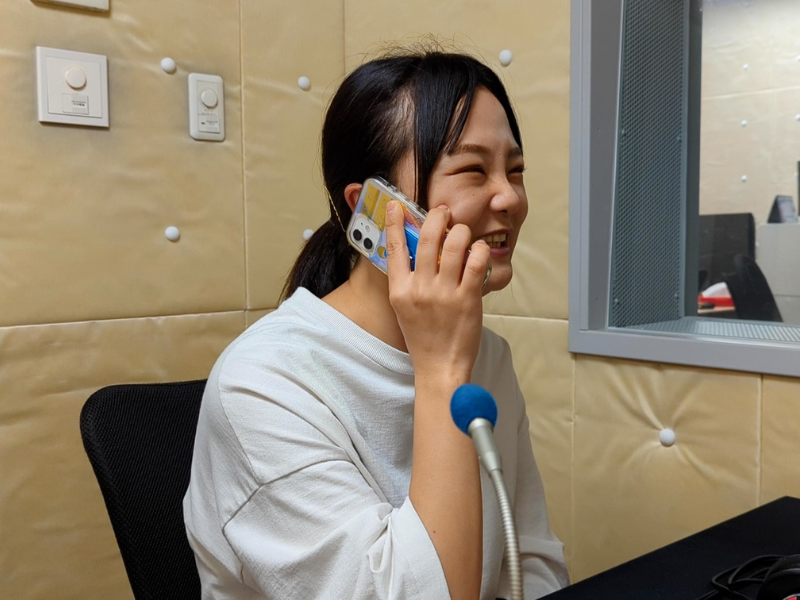 蛙亭・イワクラが登場! 芸人の超プライベートな話を盗み聞きする番組「真夜中のテレフォン」配信スタート!