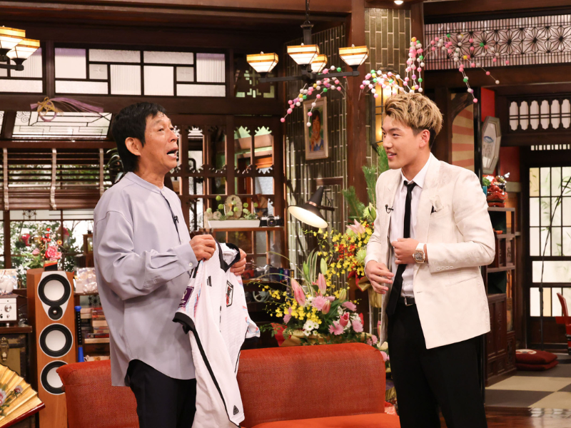 『さんまのまんま新春SP』にサッカー日本代表・堂安律選手が出演! W杯後、バラエティー初出演!