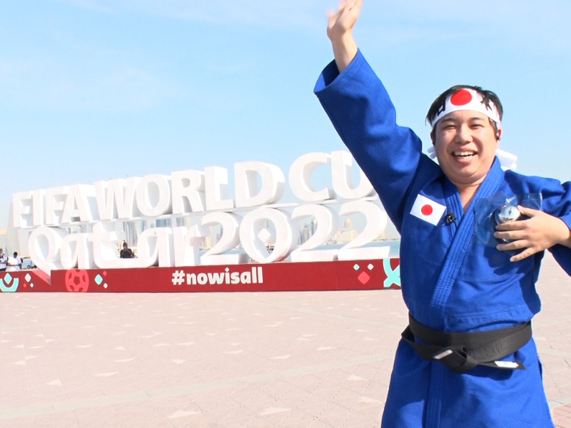 霜降り明星・せいやが「FIFAワールドカップ2022」の開催地、カタールへ!『新しいカギ』