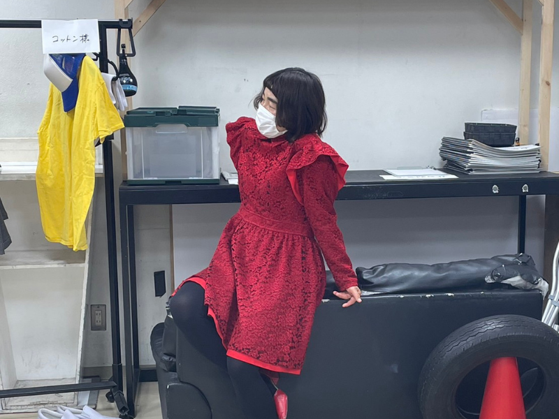 「これが僕らのお正月」ぐったりな楽屋の中で一人集中するはらさんの視線の先には? 【きょんのやばいねぇ～激アツ∞ホールvol.41】