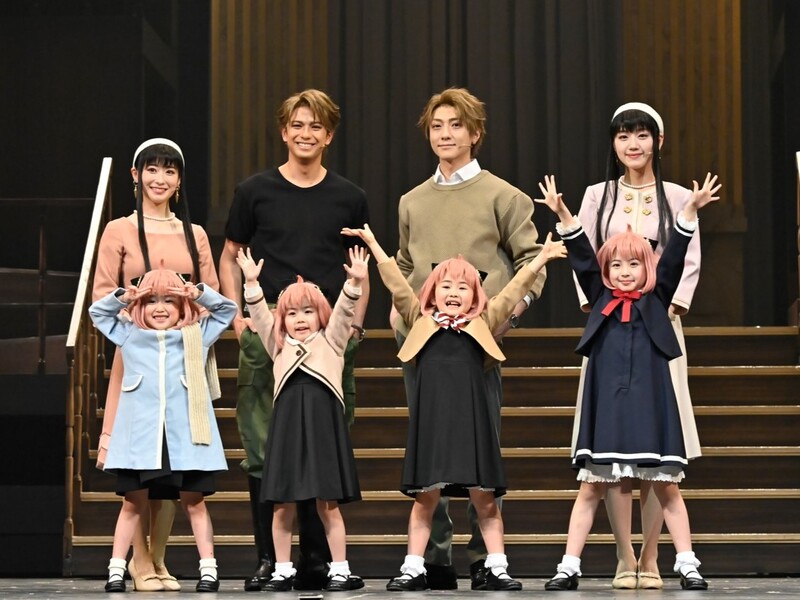 大人気コミック原作のミュージカル『SPY×FAMILY』で子役アーニャたちが奔放会見!