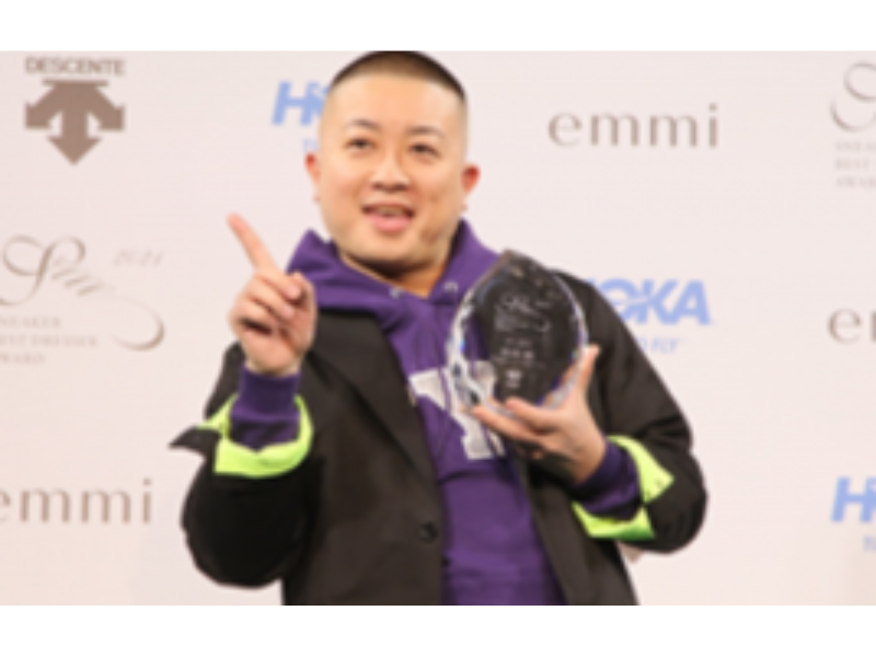 チョコプラ松尾「スニーカーベストドレッサー賞2021」受賞! 靴選びにもIKKOの影響大!?