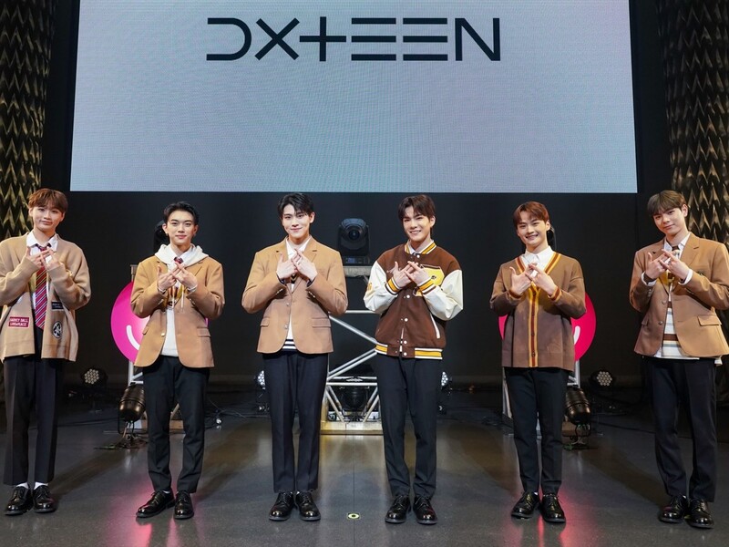 JO1・INIの弟分「DXTEEN」がプレデビュー! キレッキレのダンスで「愛されるグループに」