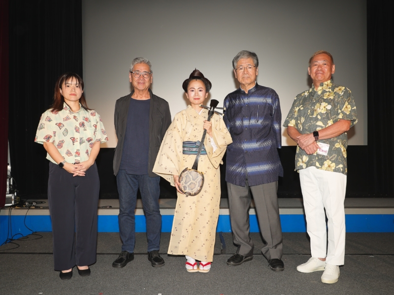 地上戦を生き延びた沖縄の人びとの切実な願い「命どぅ宝」と画家・丸木夫妻の深い思想をたどるドキュメンタリー。『丸木位里 丸木俊 沖縄戦の図 全14部』舞台挨拶