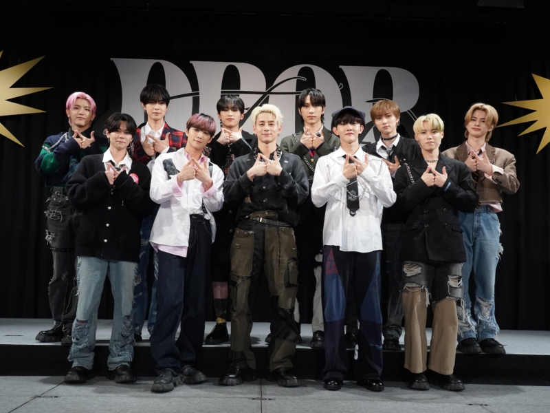 INI、ニューヨーク嶋佐の振り付け指導に思わず「すみません…」 待望の4THシングル発売イベント開催