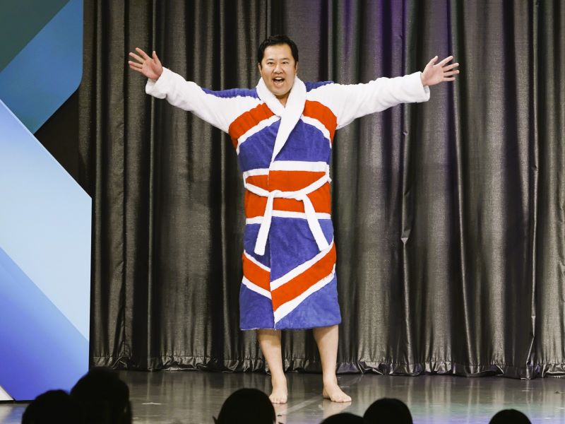 BGT決勝進出とにかく明るい安村がルミネ公演凱旋出演！客席から