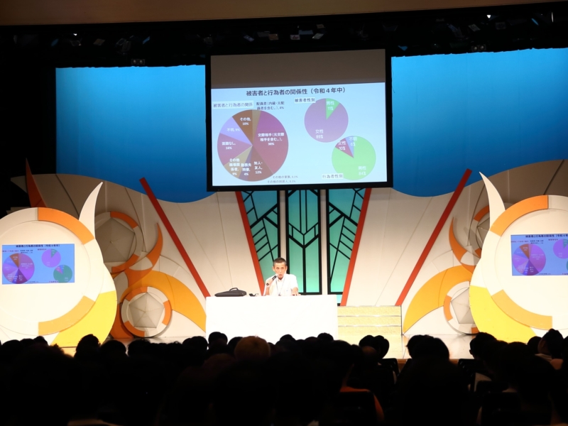 吉本芸人を対象に「コンプライアンス研修講座」を実施