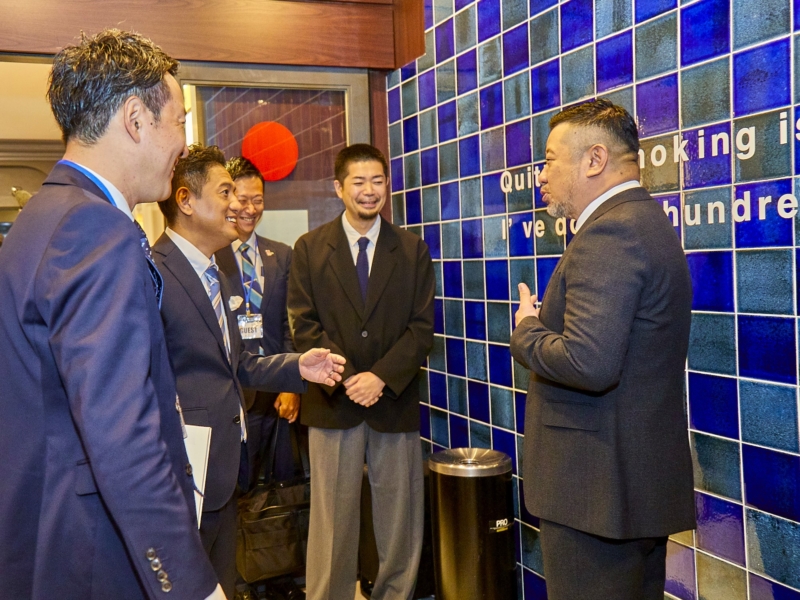 ケンコバ「むかし爆笑問題・太田さんと喫煙所で…」 なんばグランド花月に公衆喫煙所オープン