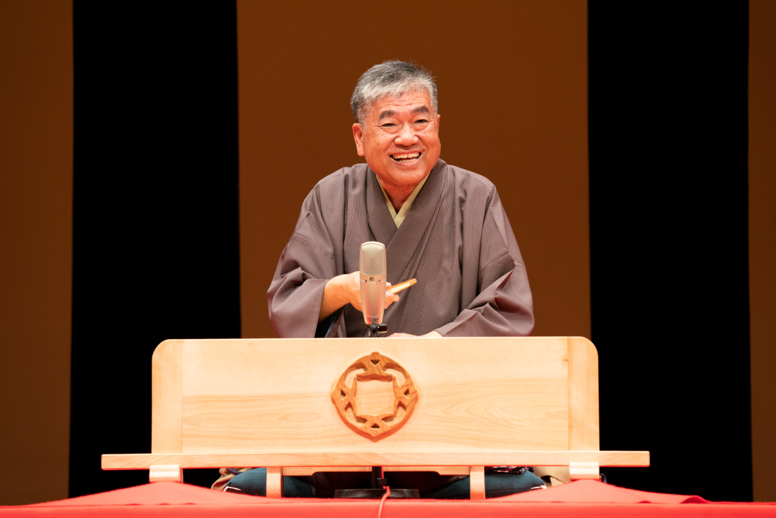 桂文枝が上方落語の“聖地”「大阪市東成区」の創作落語を披露! 近鉄今里駅の「鉄板ネタ」で大ウケ | FANY Magazine