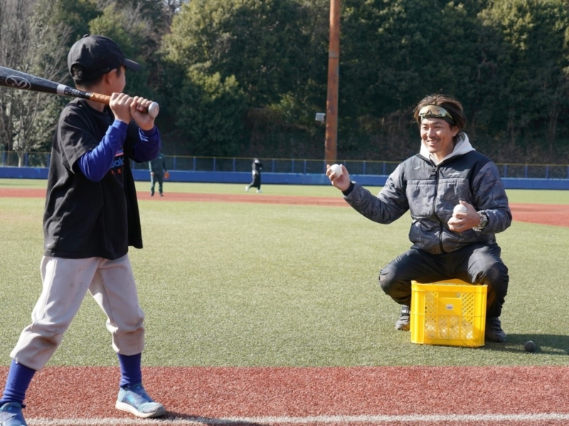 トータルテンボス藤田が子どもたちに野球教室「いまはみんなメジャーリーガーになる可能性がある!」