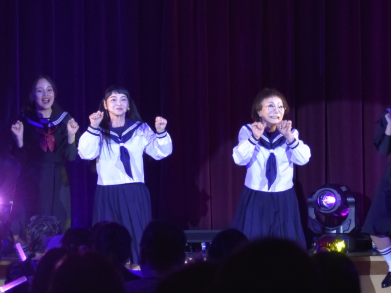 “喜寿”末成映薫＆“還暦”未知やすえが5年ぶりディナーショー開催! 「100歳まで続けます」