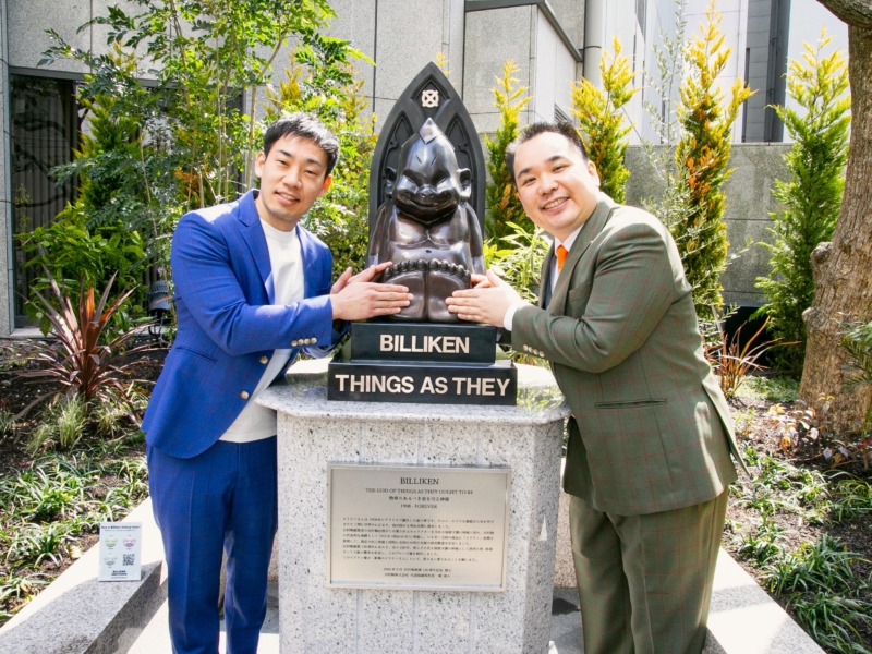 ミルクボーイ駒場がビリケンさんにそっくりすぎて…!?　大阪・船場の田村駒「130周年」で新たなビリケン像が誕生