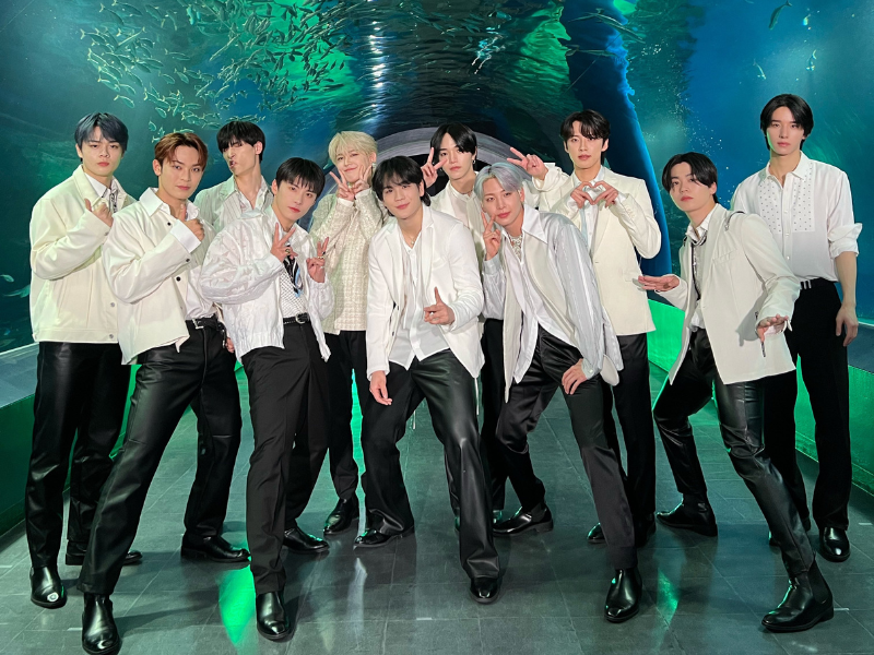 JO1 デビュー4周年記念生配信! 最新曲『Aqua』を水族館で生歌唱! 8TH SINGLE『HITCHHIKER』リリース決定!