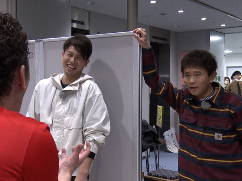 浜ちゃんと元サッカー日本代表内田篤人がよしもと漫才劇場にドッキリ訪問! 若手芸人達が大パニックに!『ごぶごぶ』