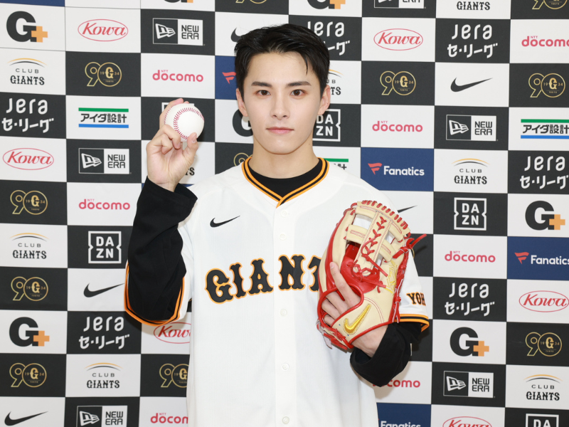 JO1 川西拓実 初のファーストピッチで球速125キロに場内どよめき! 主演映画『バジーノイズ』大ヒット祈願!