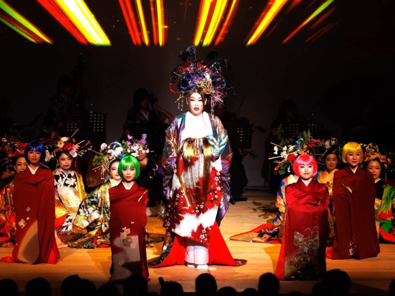 “奇跡の歌声”マリアセレンが江戸×オペラの革新音楽劇で観客魅了! オーディション合格の吉本芸人も全力パフォーマンス