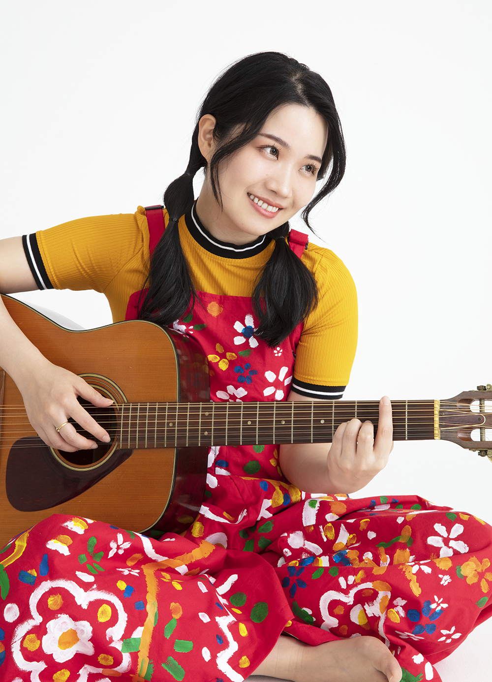 華山、町あかりの新曲『せいぜい星1つか2つ』MVに出演! | FANY Magazine