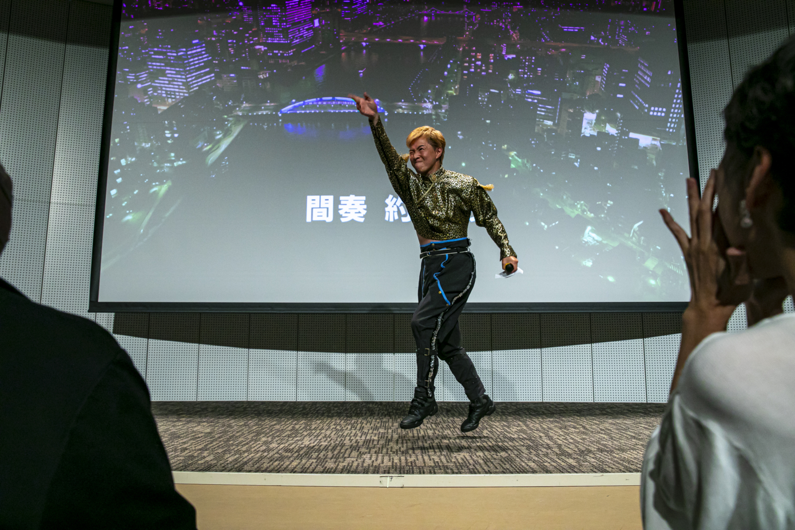 吉本新喜劇アキが“座長就任1周年”感謝祭! アイドルのような盛り上がりに「勘違いしてしまうわ」 | FANY Magazine