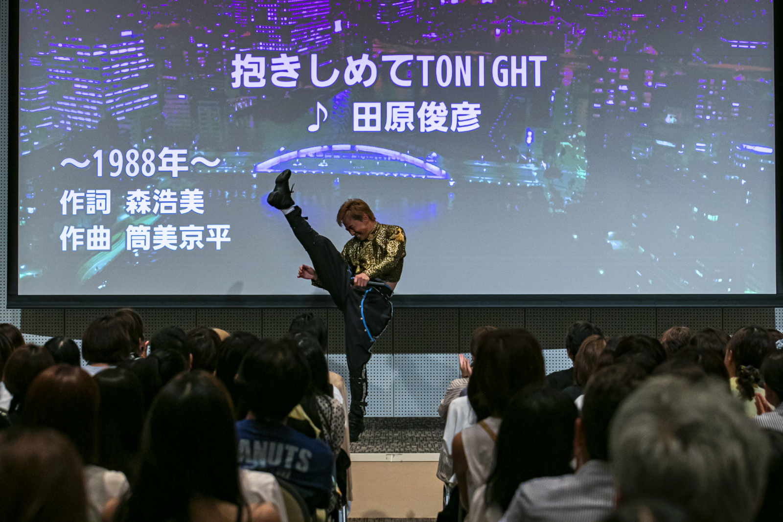 吉本新喜劇アキが“座長就任1周年”感謝祭! アイドルのような盛り上がりに「勘違いしてしまうわ」 | FANY Magazine