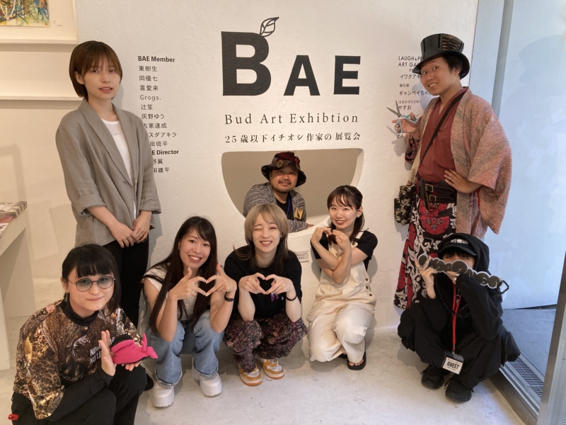 はるかぜに告ぐら「アート系若手芸人」が新進気鋭の芸術家とコラボ! 「アーティストはお笑いのネタづくりもうまそう」