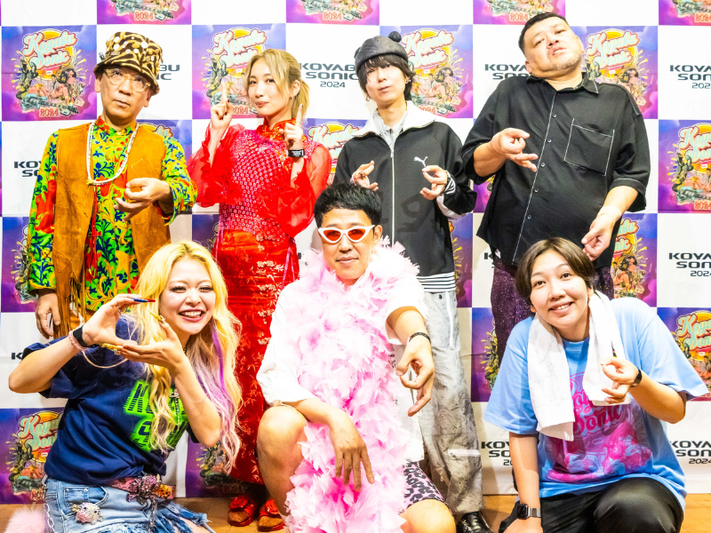 コヤソニはホーム！ ジェニーハイ＆新旧アンバサダー・エルフが囲み取材に登場！