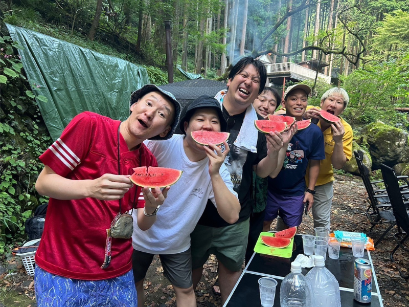 男6人奥多摩でBBQ! ムゲンダイメンバーに聞いた“今年の夏の思い出”【そいつどいつ市川刺身の∞ホール楽屋レポvol.5】