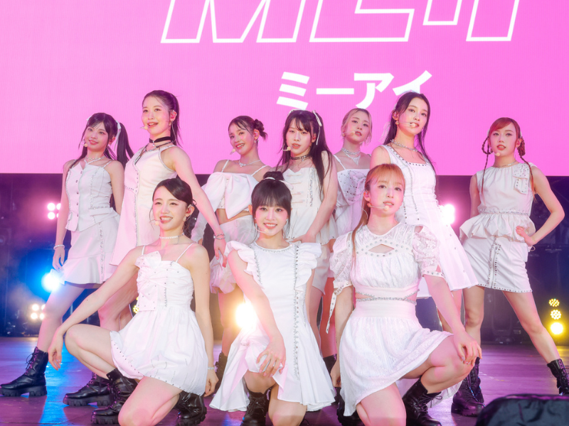 ME:I（ミーアイ）初の“ロッキン” ひたちなかで堂々パフォーマンス! 笑顔あふれるステージで観客を釘付けに!