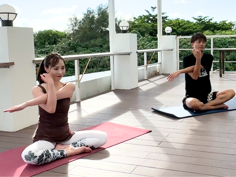 宮古諸島の映えスポットを、赤間有華とゲストの中村昌也が巡る! BSよしもと『あかまヨガスマイル～全国自撮り旅～』