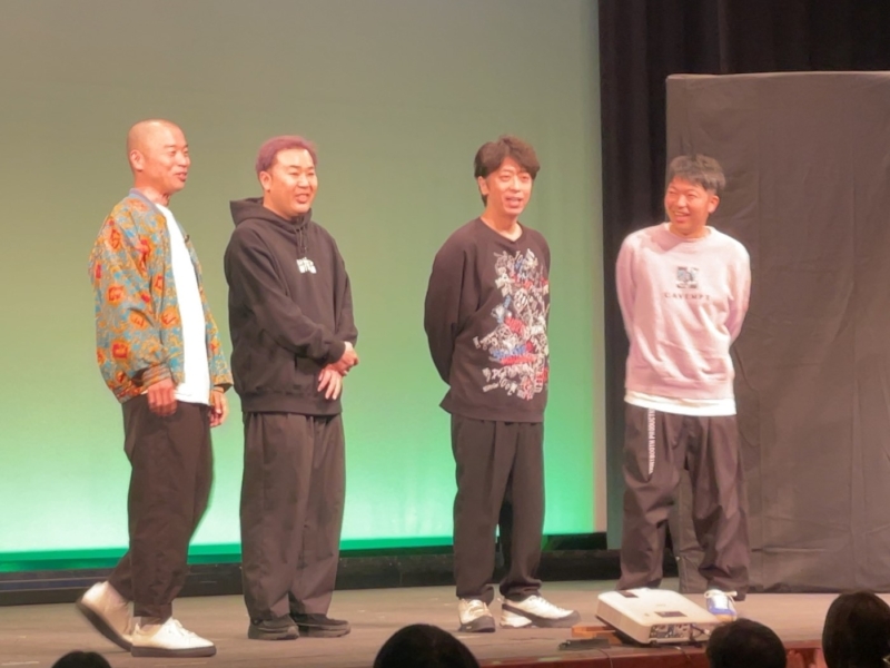 フットボールアワーが14年ぶりに舞台でコント披露! “強引に誘った”アキナは「リハーサルから鳥肌」