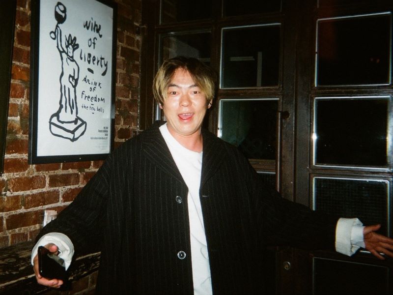 ウーマンラッシュアワー村本大輔が本気の“アメリカ修行”で得た変化とは? 「いまは羽をもがれた鳥。代わりに足を鍛えまくった」