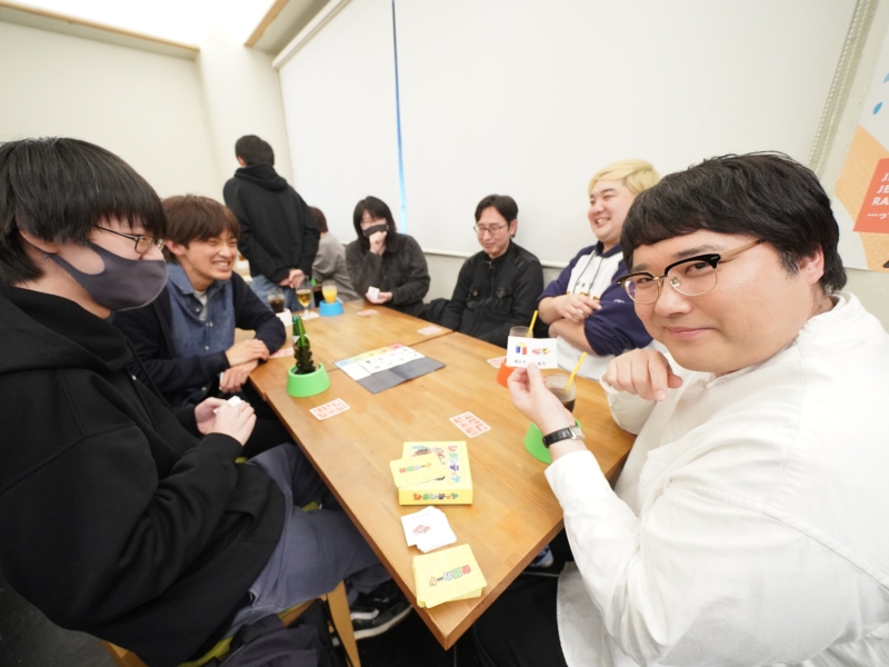 東大生×よしもと芸人“開発”のボードゲームが面白すぎてマヂラブ村上が自腹購入!「妻と家で飲みながらやりたい」