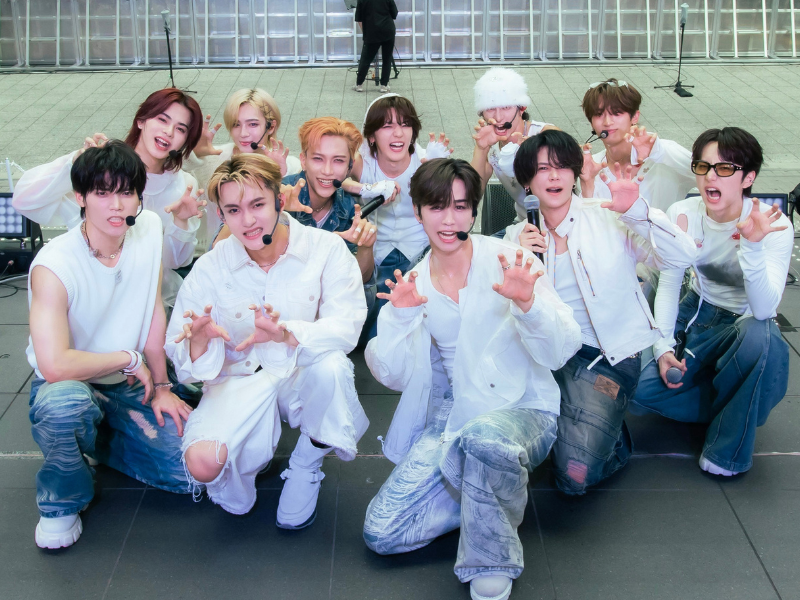 “INI”（アイエヌアイ）がサプライズで新宿に登場! 3RD ALBUM“THE ORIGIN”発売記念シークレットライブ