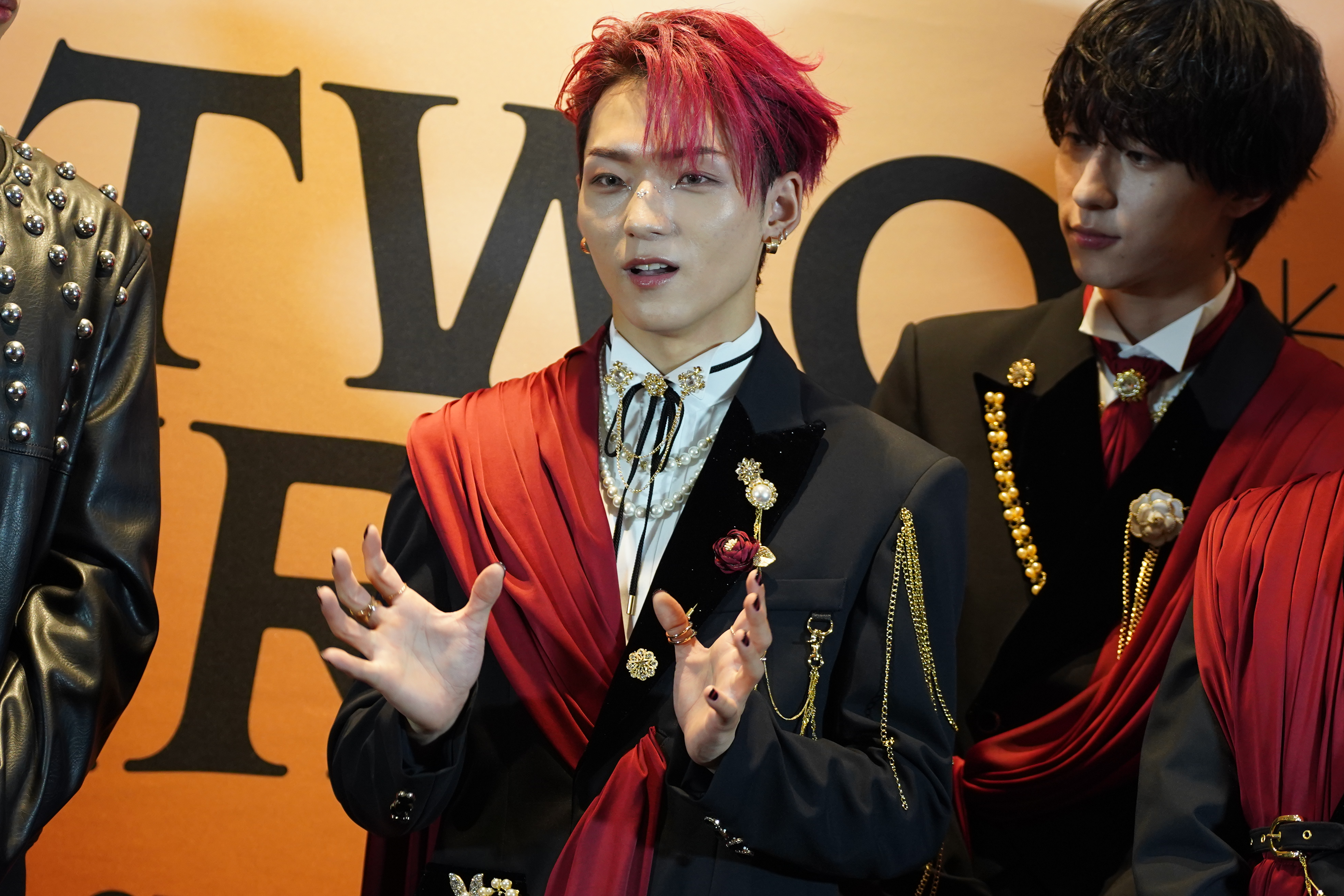 ©吉本興業