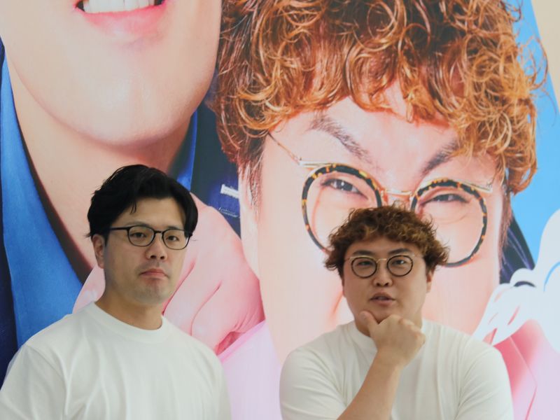 開幕した『マユリカのうなげろりん！！展』ツアーに阪本と中谷が大興奮!「想像以上でしたね。規模も凝り方もすごい」