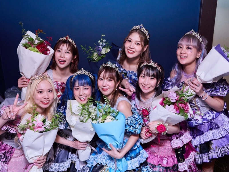 “活動15年”つぼみ大革命が解散ライブで熱いメッセージ! 3時のヒロイン福田らとラストコントも「つぼみ大革命は私のすべてでした」