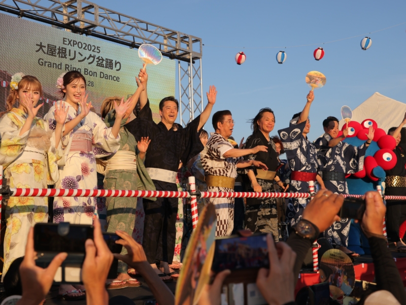 大阪・関西万博“大屋根リング”で圧巻の「8000人」河内音頭! 悲願叶えた河内家菊水丸「夢のような空間でいつまでもここにいたい!」