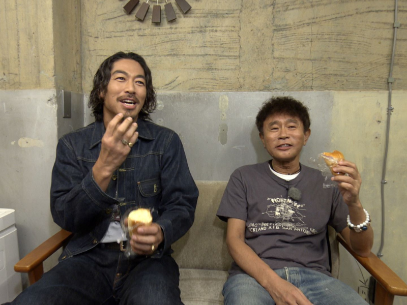 『ごぶごぶ』EXILE AKIRAを迎え“やわらかいパン”巡り! 浜ちゃんの無茶ぶりでAKIRAがパシらされる急展開に!?