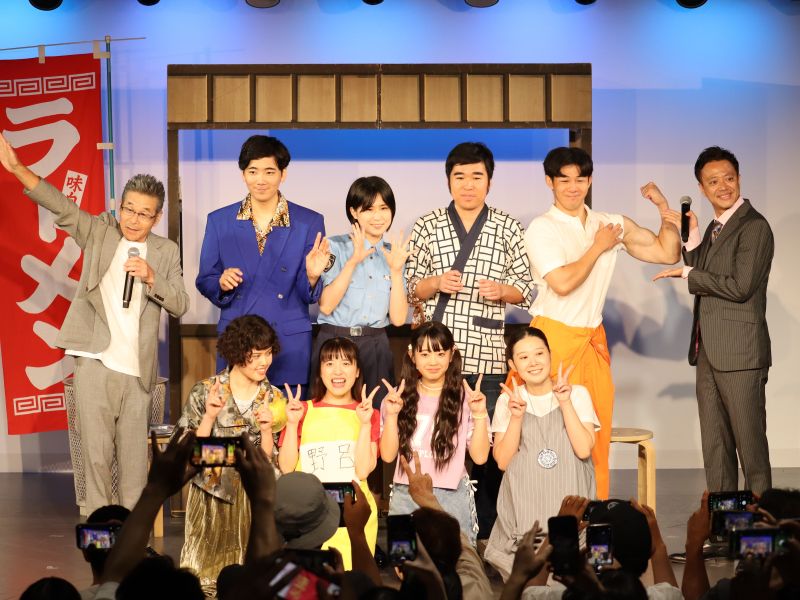 吉本新喜劇の“金の卵12個目”新座員たちがお披露目公演でキャラ爆発! 寛平GMも絶賛「先輩らもこの子たちを見たらビビると思う」