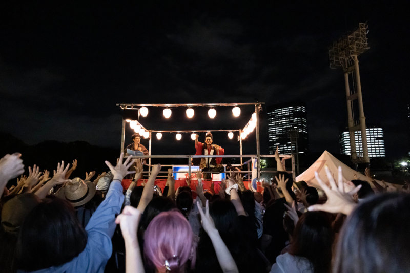 「大阪グルメEXPO」で5日間の盆踊り大会! 大阪城をバックに武将様＆DJケリー登場でフェス並みの熱狂