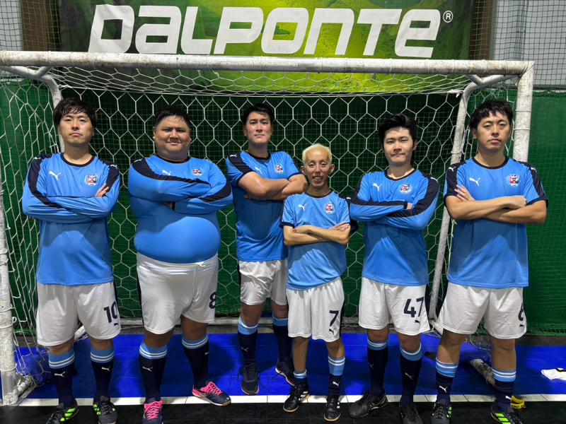 “100人以上在籍”の芸人サッカーチーム「吉田たちシティ」が体験入部イベント! “ほぼプロ”ジョックロックゆうじろーのテクニックに大興奮